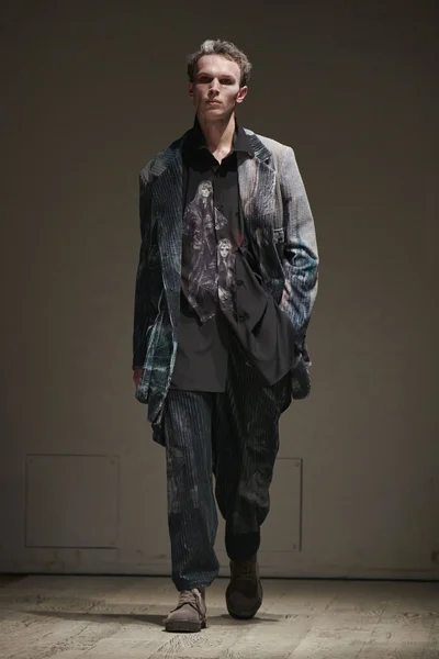 Look 22